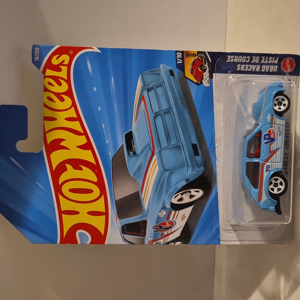 D4  Hot Wheels 76 chevy Chevette with shipping protector